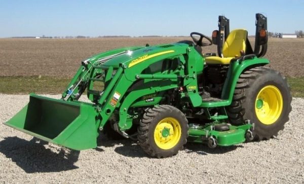 2015 John Deere 3046R