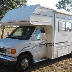 2005 Winnebago MINNIE WINNIE 24F