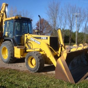 2000 JOHN DEERE 710D Backhoe Loader