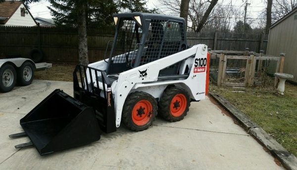 2011 BOBCAT S100 SKIDSTEER LOADER WBUCKET FORKS FOAM TIRES KUBOTA DIESEL LOW HR