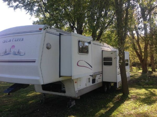 2001 Forest River CEDAR CREEK FIFTH WHEEL 34 CKTS