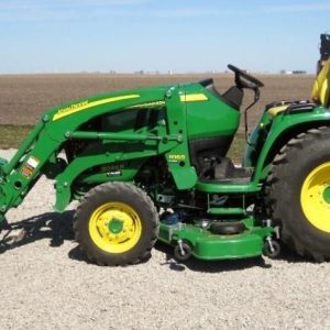 2015 John Deere 3046R