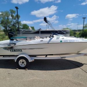 2000 Yamaha Boats LS 2000