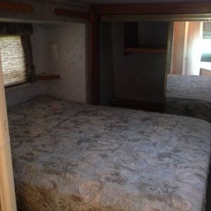 2001 Forest River CEDAR CREEK FIFTH WHEEL 34 CKTS