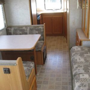 2005 Winnebago MINNIE WINNIE 24F